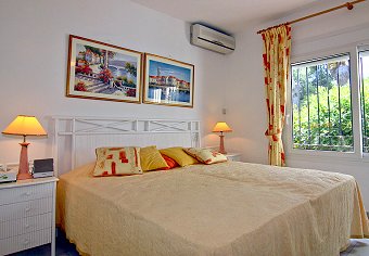 Double bedroom at Miraflores Jardin "A"