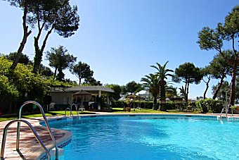 Swimming pool at Jardines in Miraflores