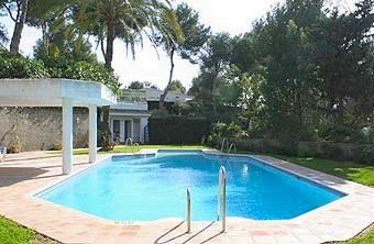 Swimming pool and gardens at Pueblo, Miraflores